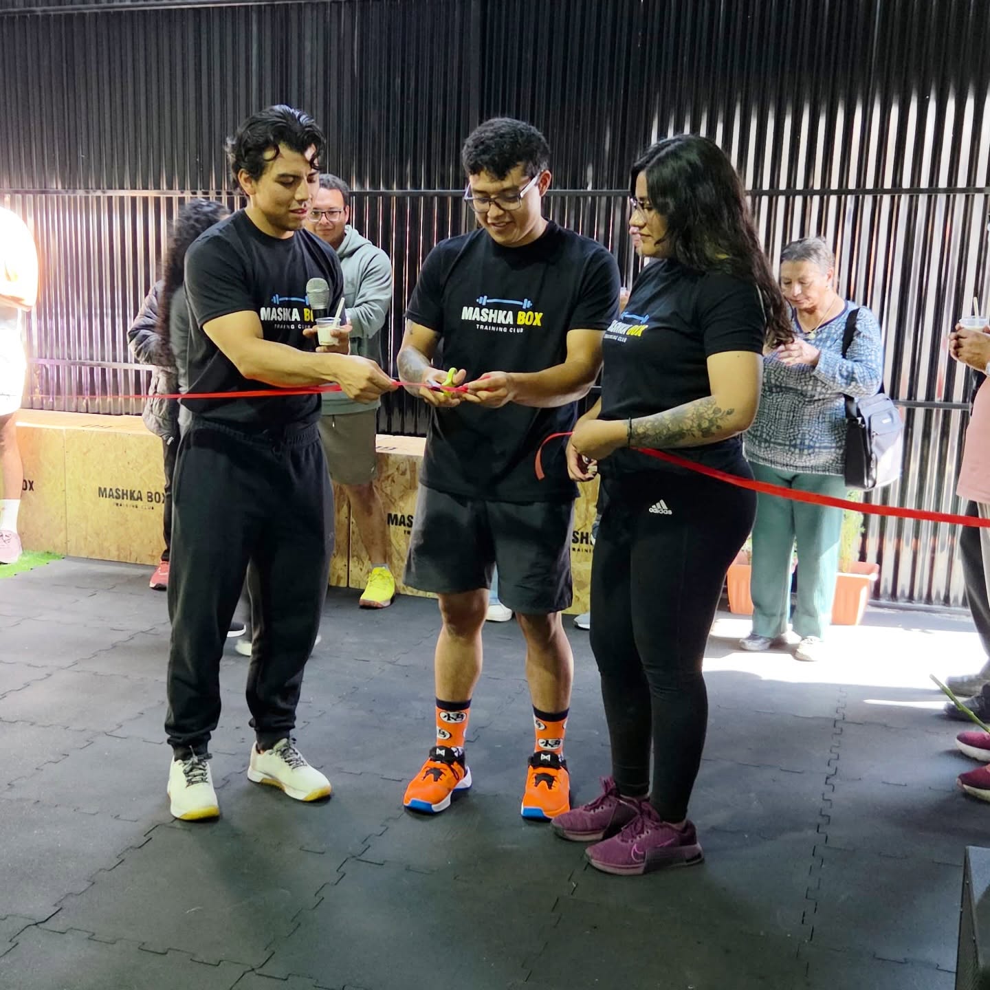 Inauguración de Mashka Box